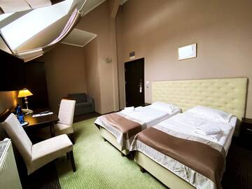 Фото номера Стандартный двухместный номер с 1 кроватью Отель Hotel Jedlinka г. Едлина-Здруй 2